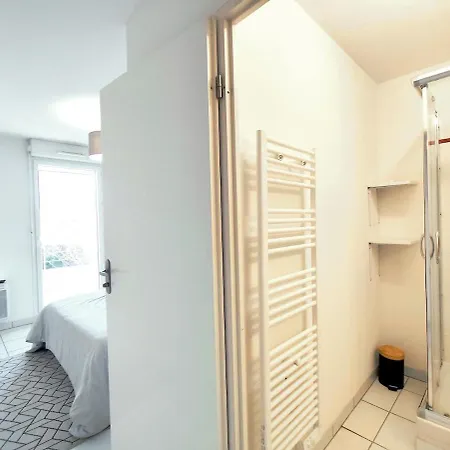La Fraternite, 4 Chambres, 2 Parkings, 2 Salle D'eau, Wifi Poitiers